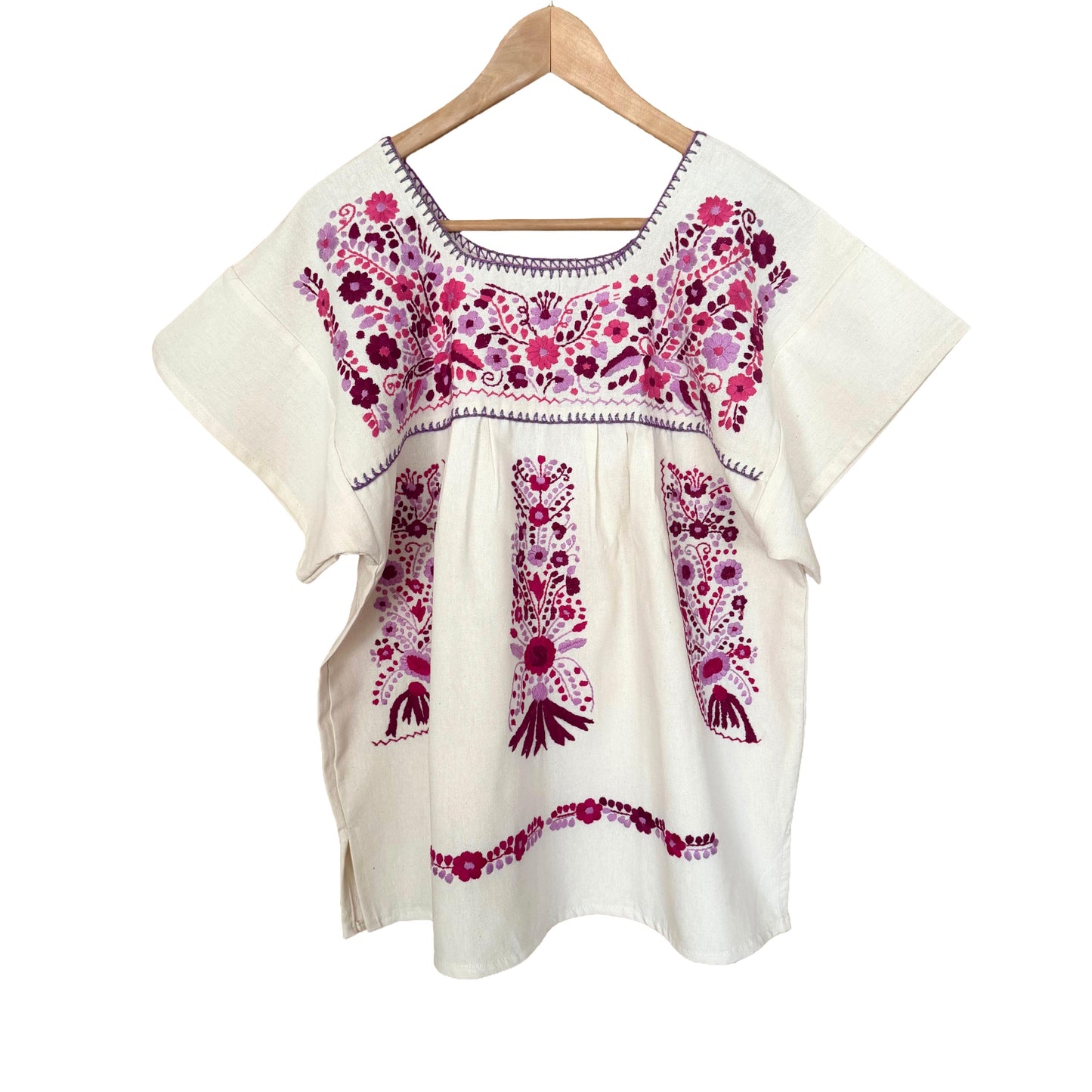 Blusa artesanal bordada a mano de Chilac, Puebla